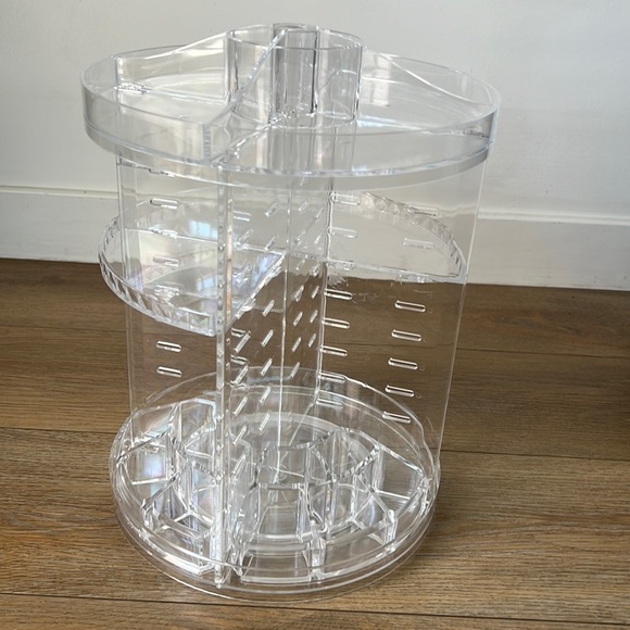 Other - Sold!!! 🚨 Acrylic rotating makeup organizer